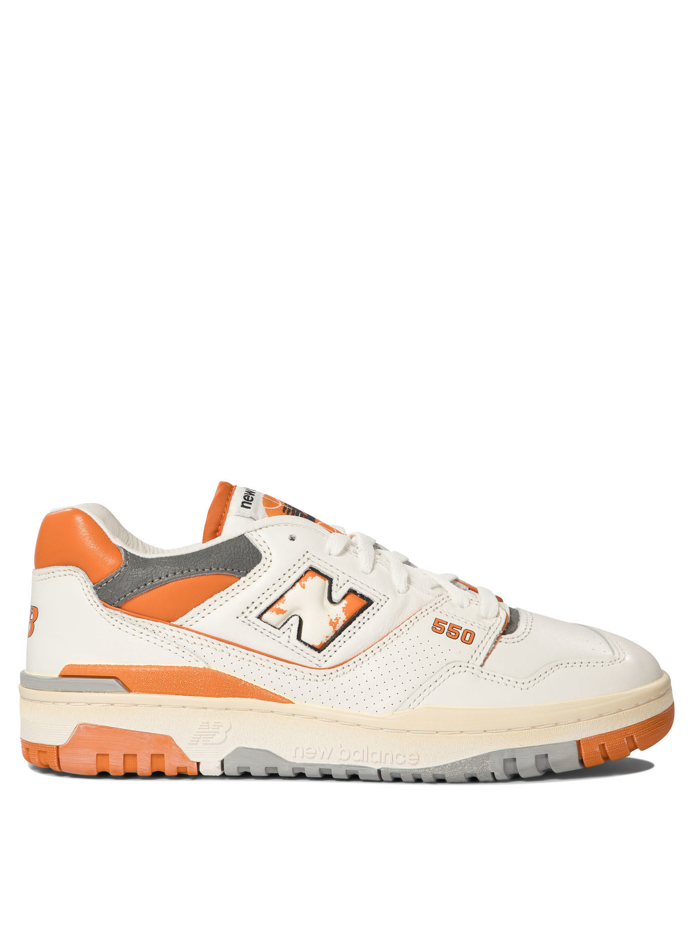 550 스니커즈